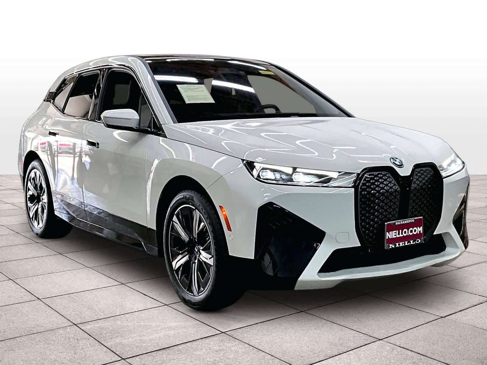 Used 2024 BMW iX xDrive50 w/ Sport Package AWD/4WD image 2