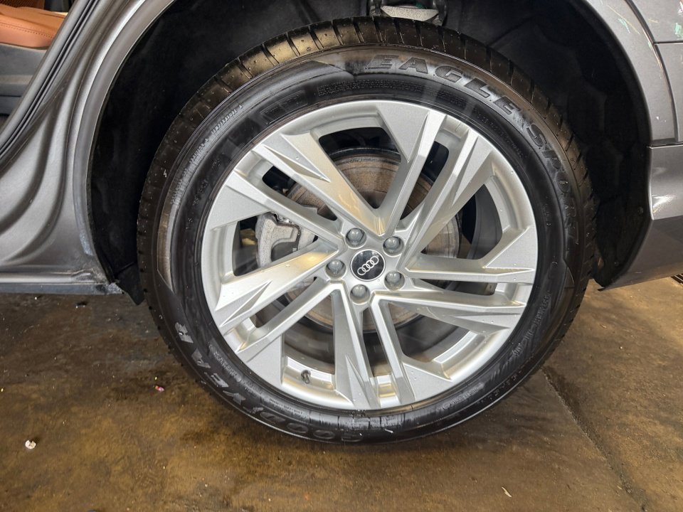 Used 2021 Audi Q7 2.0T Premium Plus AWD/4WD image 26