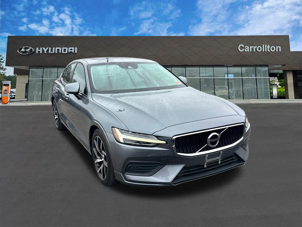 Used 2019 Volvo S60 T6 Momentum w/ Premium Package image 3