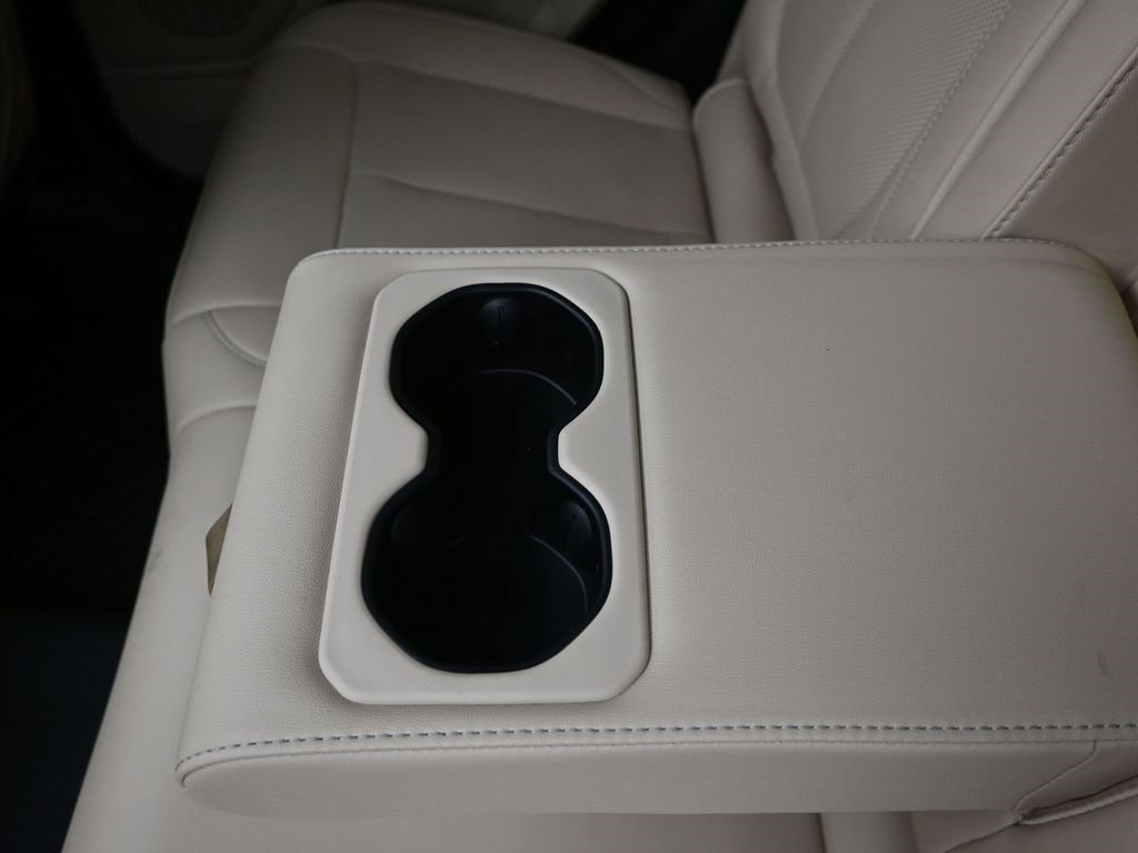 Used 2024 Jeep Grand Cherokee Limited w/ Luxury Tech Group II image 19