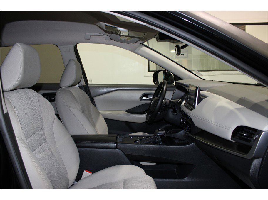 Used 2025 Nissan Rogue SV image 23