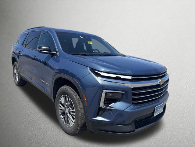 Used 2025 Chevrolet Traverse LT