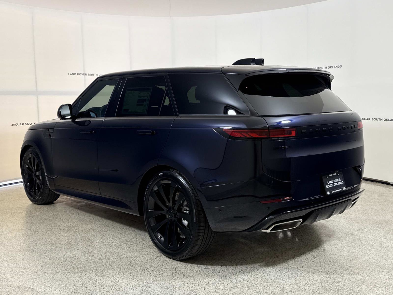 New 2026 Land Rover Range Rover Sport Dynamic SE AWD/4WD image 3