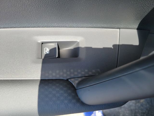 Used 2025 Volkswagen Tiguan SE w/ Panoramic Sunroof Package image 15