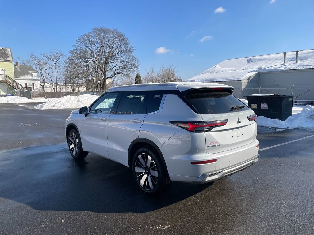 New 2026 Mitsubishi Outlander SEL image 8
