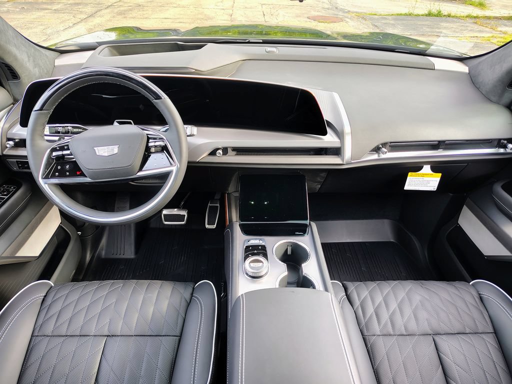 New 2027 Cadillac Vistiq Premium Luxury w/ LPO, Floor Liner Package AWD/4WD image 38