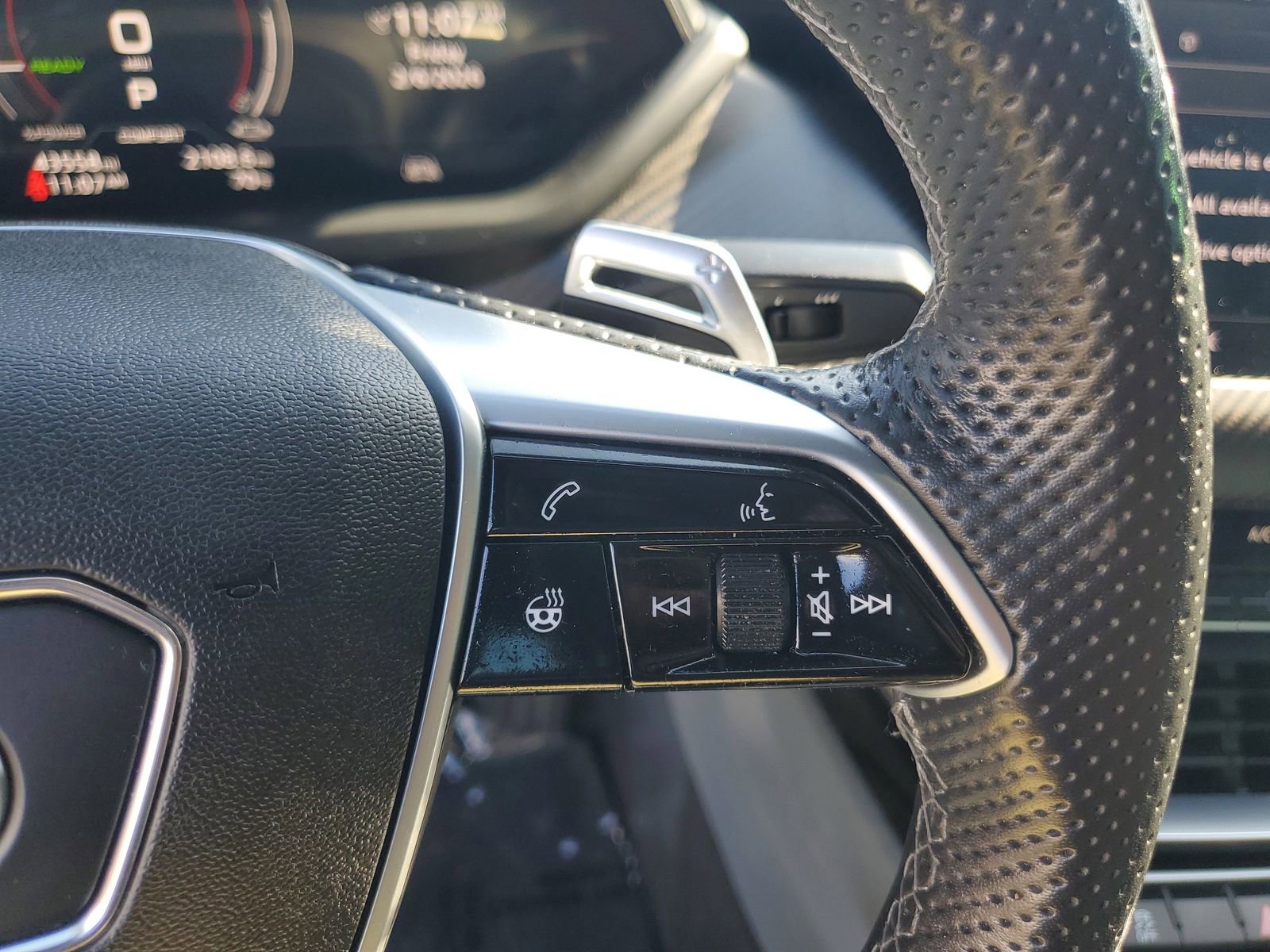 Used 2022 Audi e-tron GT Premium Plus w/ Performance Package image 25