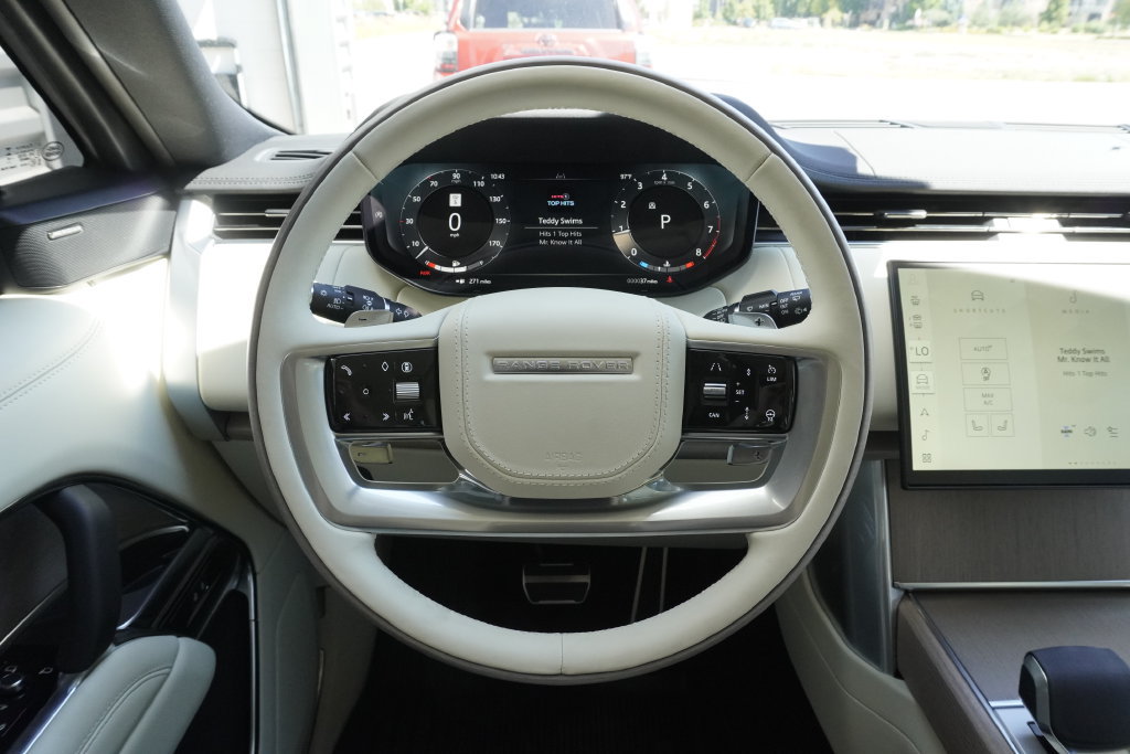 New 2026 Land Rover Range Rover Long Wheelbase SE AWD/4WD image 10