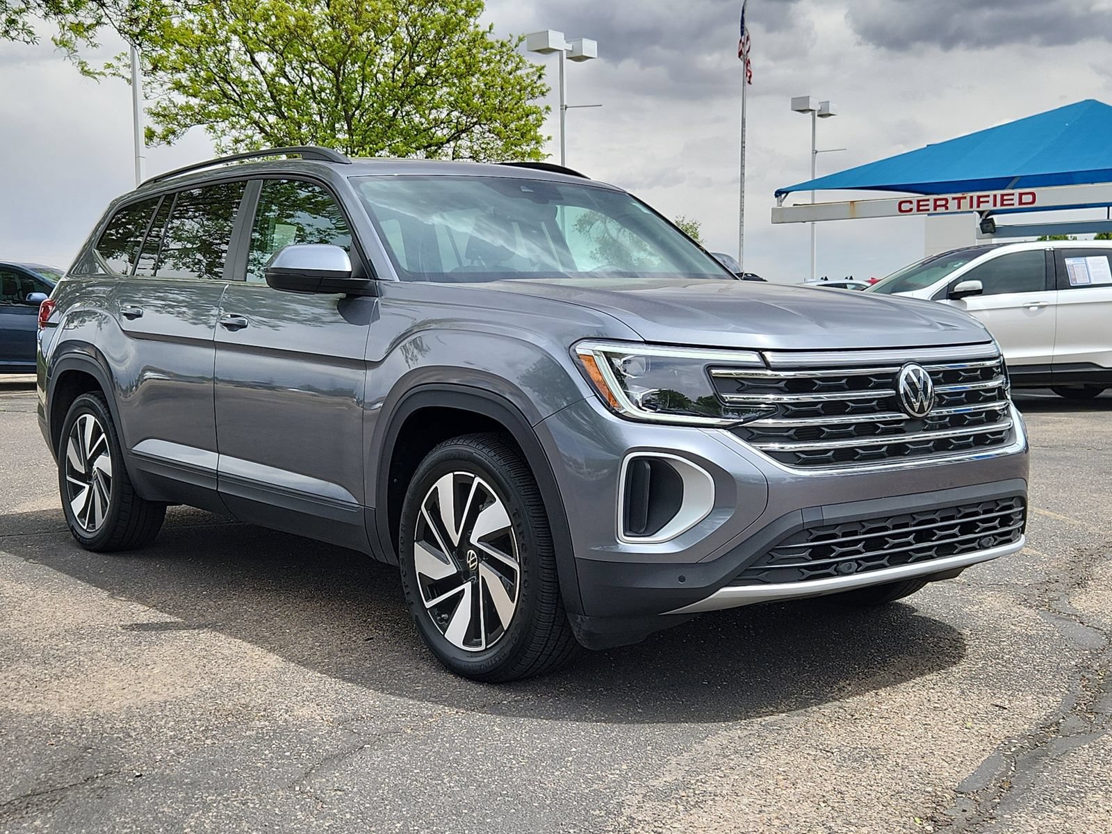 Used 2024 Volkswagen Atlas SE AWD/4WD image 7