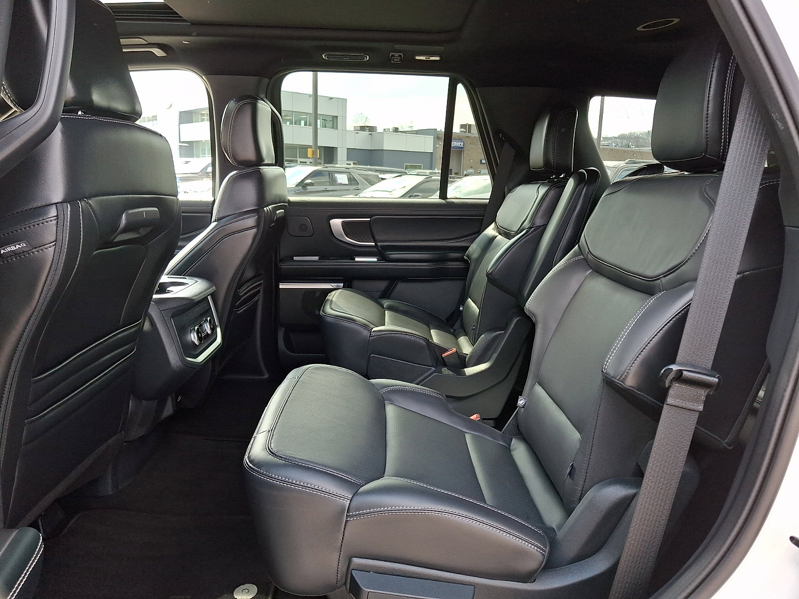 Used 2025 Ford Expedition Platinum w/ Stealth Performance Package image 10