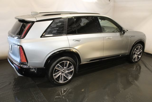 Certified 2026 Cadillac Vistiq Sport w/ LPO, Floor Liner Package AWD/4WD image 5