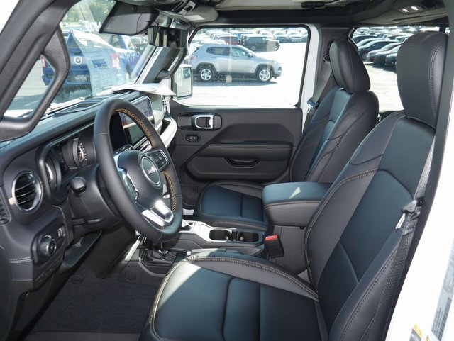 Used 2024 Jeep Wrangler Sahara w/ Technology Group image 2