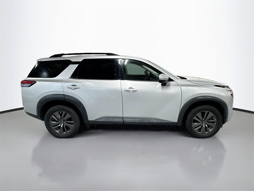 Used 2022 Nissan Pathfinder SV image 5