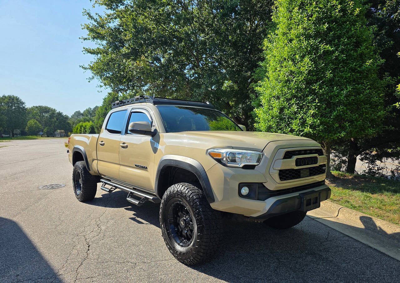 Used 2019 Toyota Tacoma TRD Off-Road w/ Technology Package AWD/4WD image 8