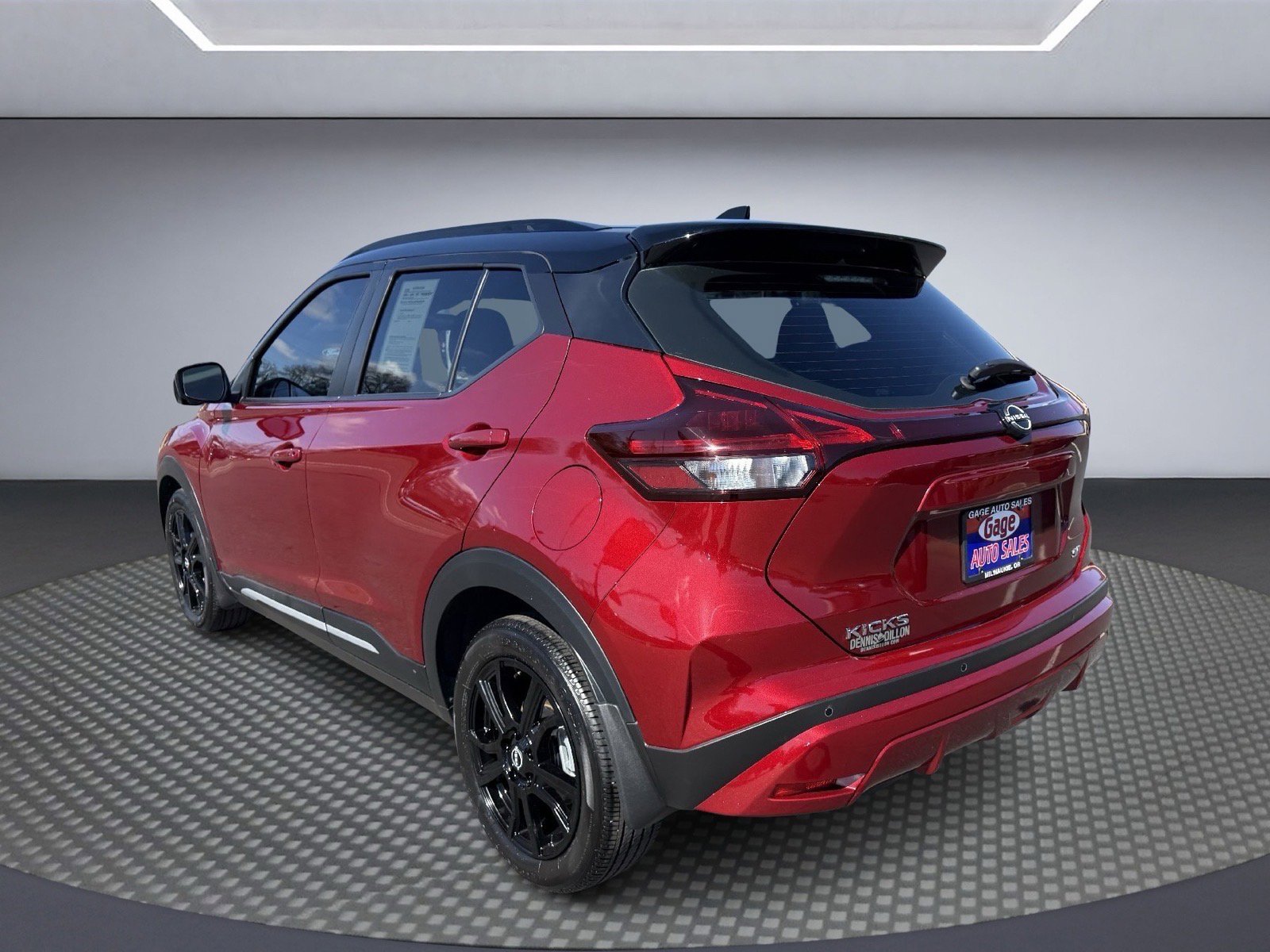 Used 2024 Nissan Kicks SR FWD image 8