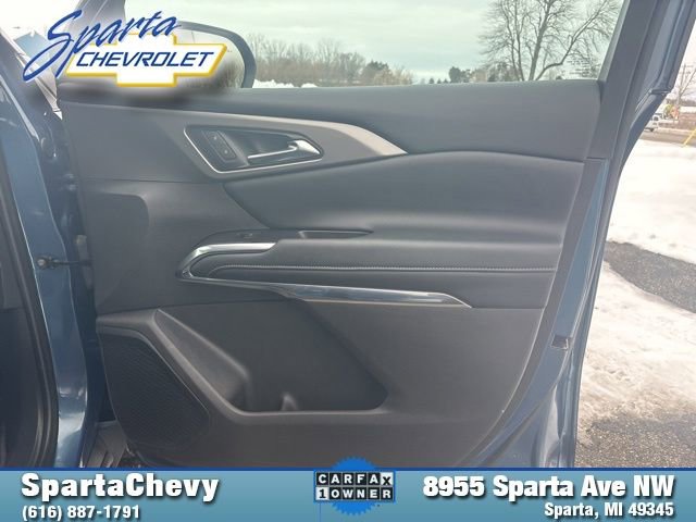 Used 2025 Chevrolet Traverse LT image 19