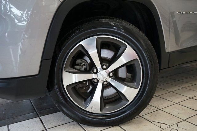 Used 2019 Jeep Cherokee Limited image 52