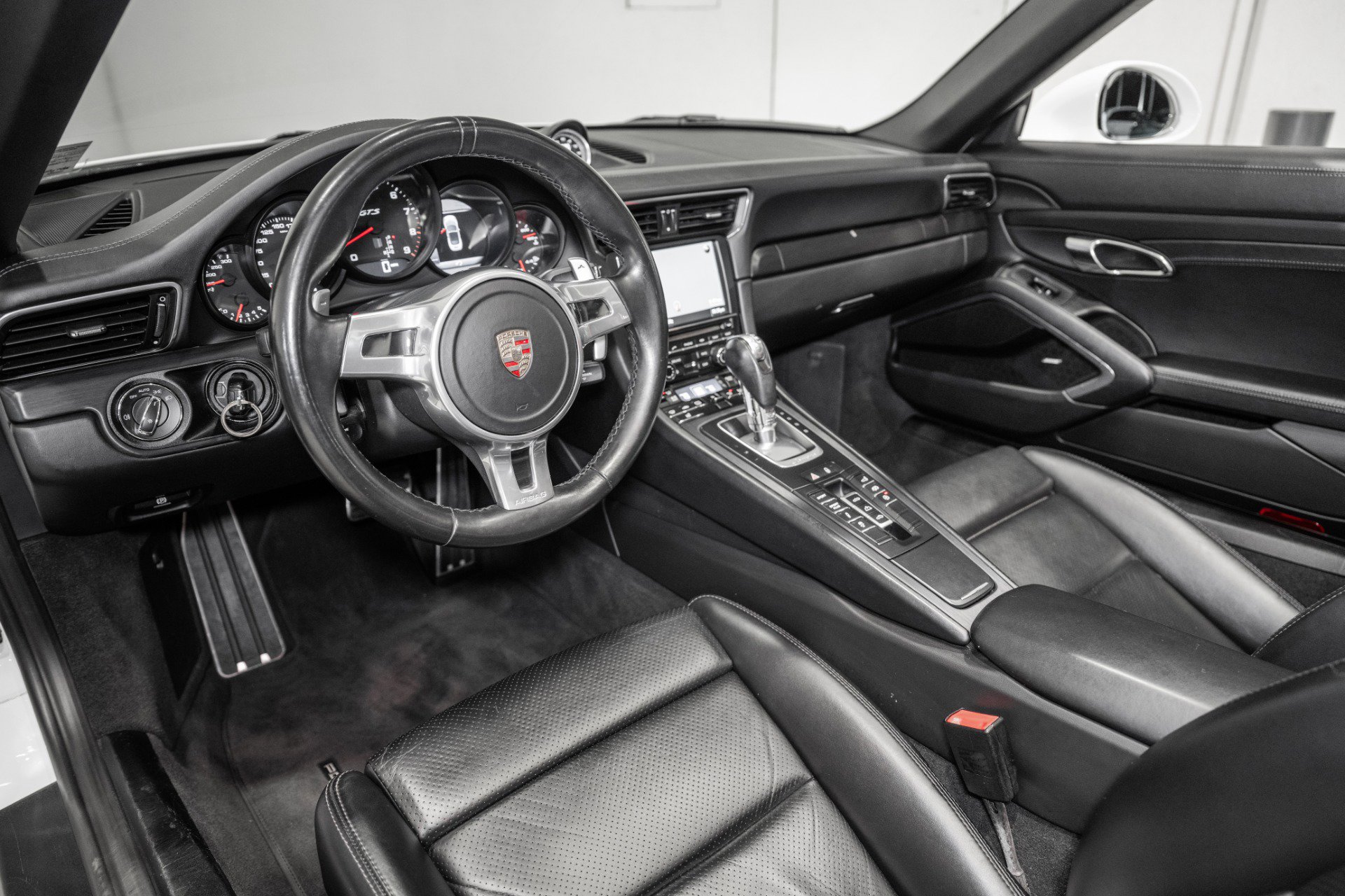 Used 2016 Porsche 911 Carrera GTS image 17