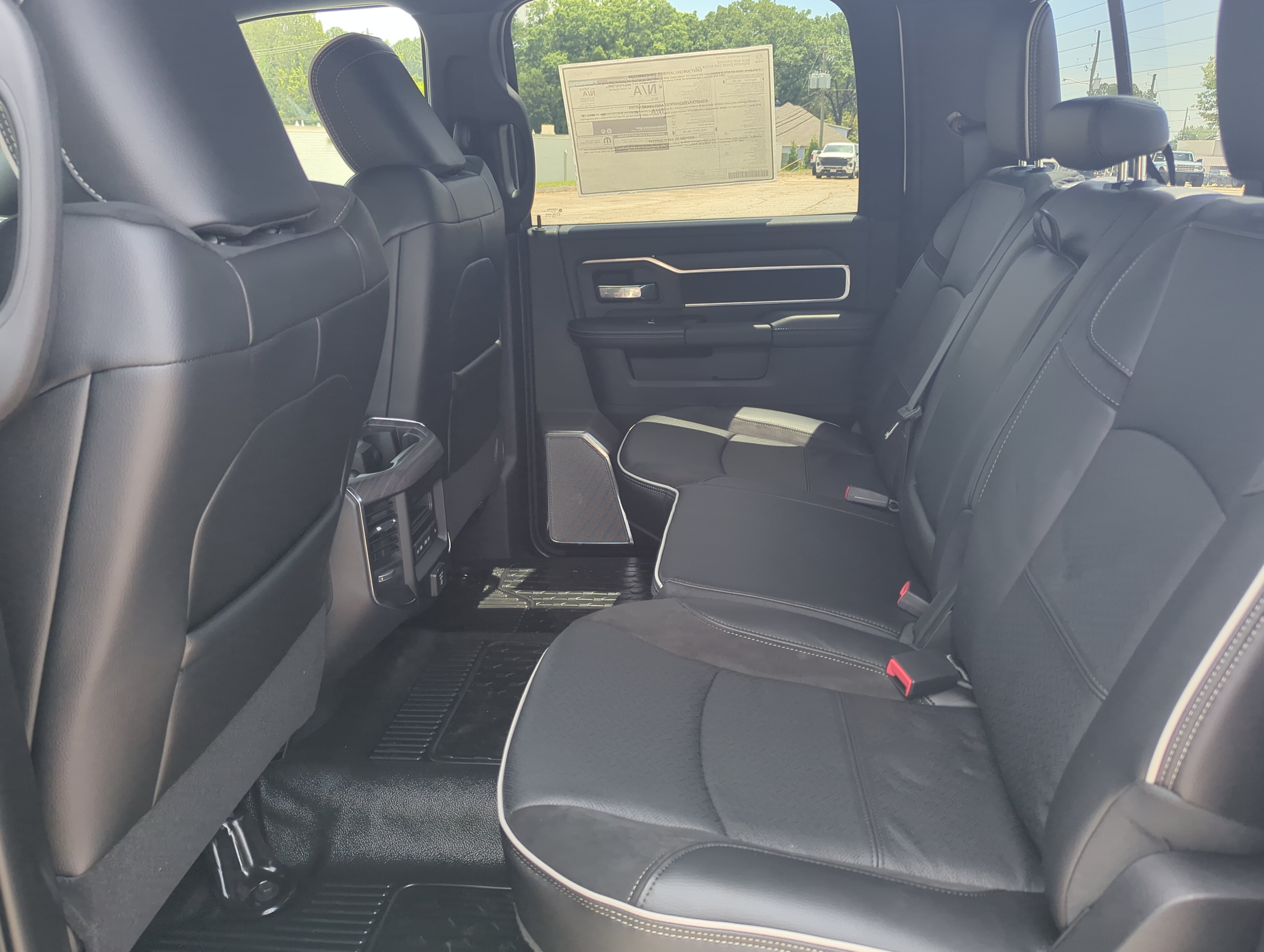 New 2026 RAM 4500 4x4 Crew Cab DRW w/ Laramie Trim Package image 12