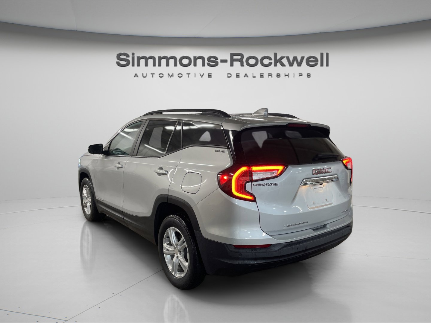 Used 2022 GMC Terrain SLE w/ Driver Convenience Package image 7