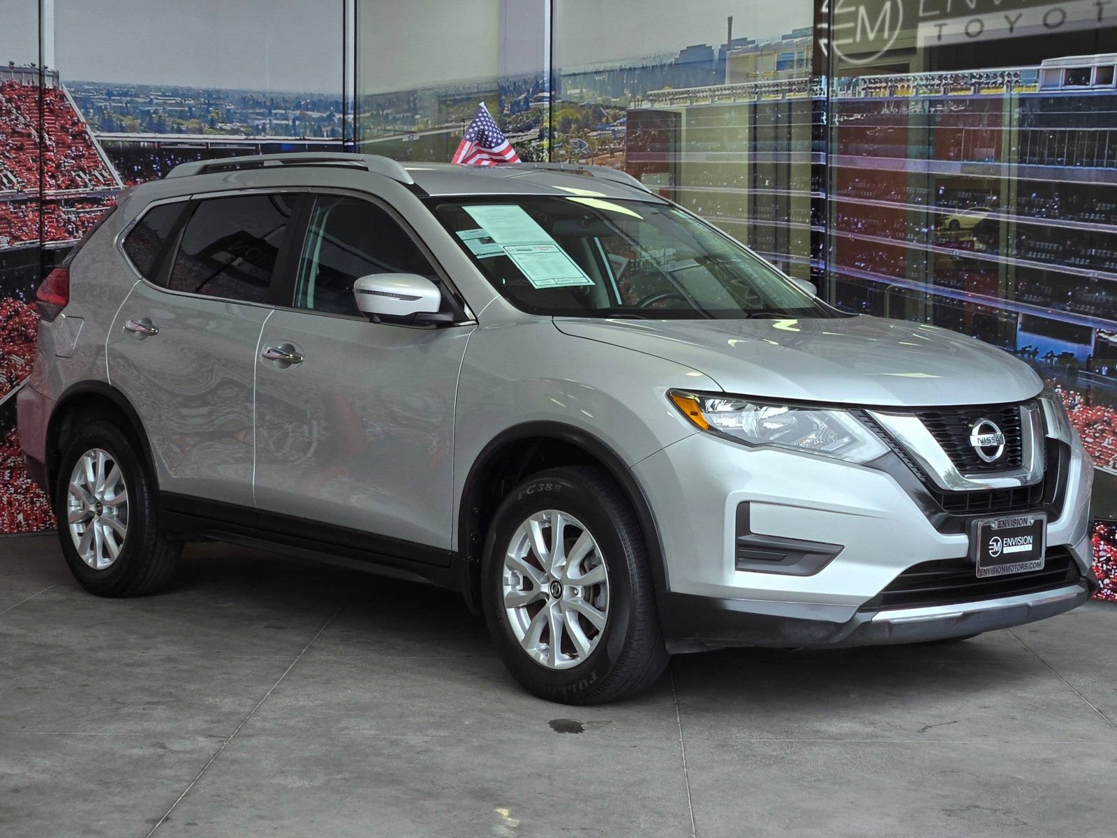 Used 2017 Nissan Rogue SV w/ SV Premium Package AWD/4WD image 1