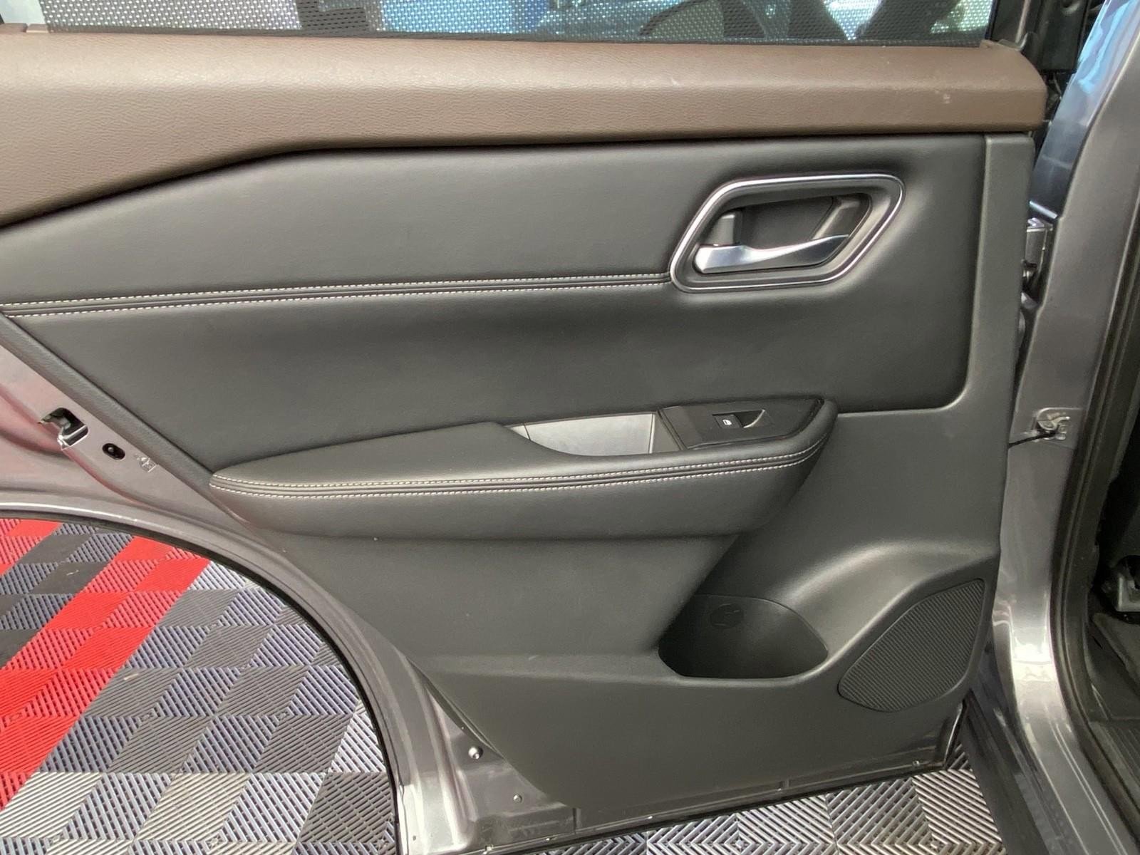 Used 2021 Nissan Rogue SV w/ Premium Package AWD/4WD image 18