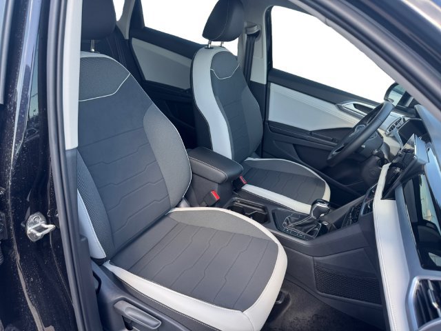 New 2026 Volkswagen Taos SE FWD image 13