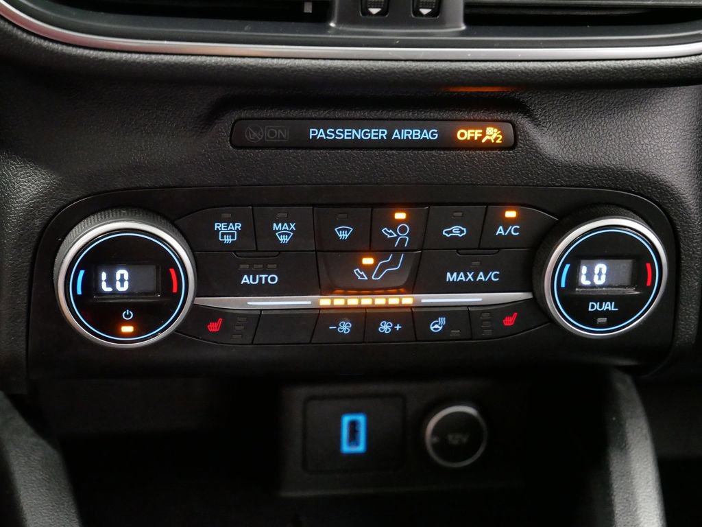 Used 2020 Ford Escape Titanium image 40