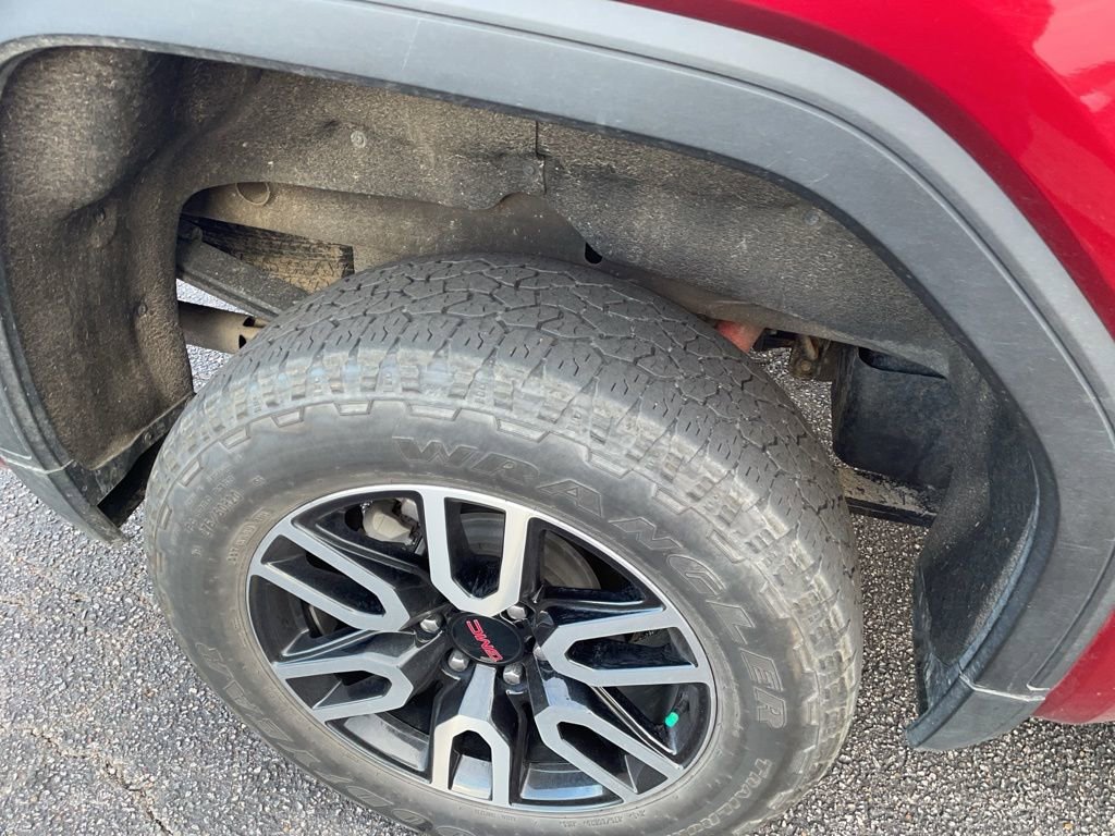 Used 2023 GMC Sierra 1500 AT4 w/ Technology Package image 9