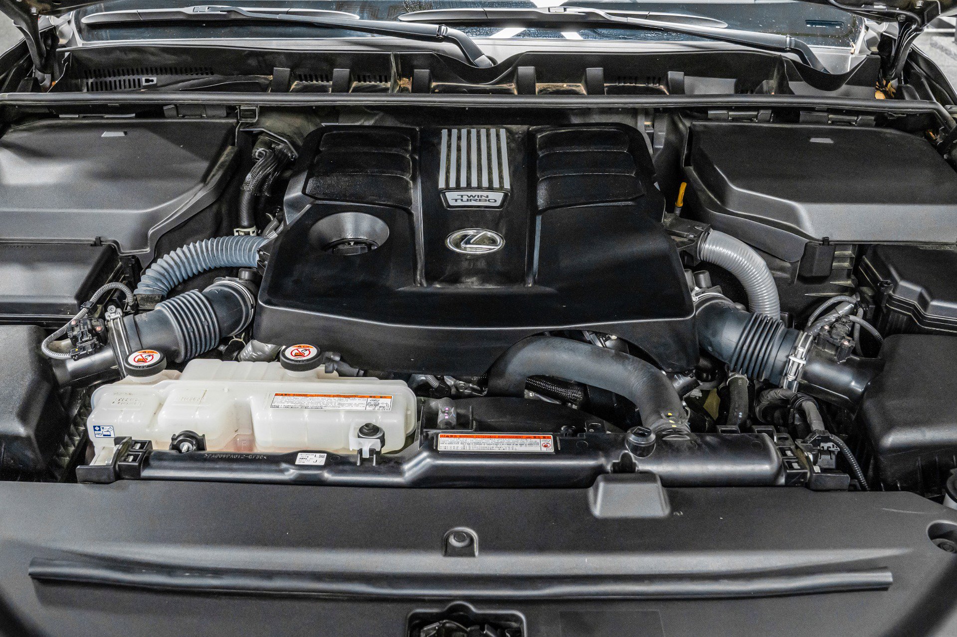 Used 2024 Lexus LX 600 4WD w/ Appearance Package image 11