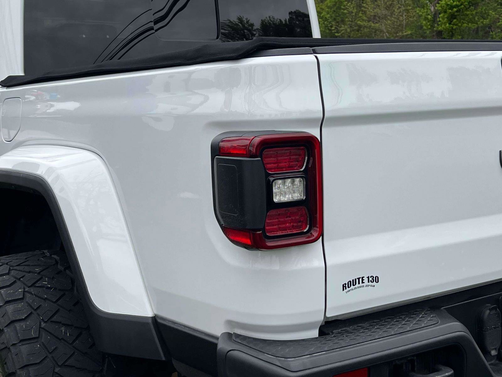 Used 2020 Jeep Gladiator Overland AWD/4WD image 7