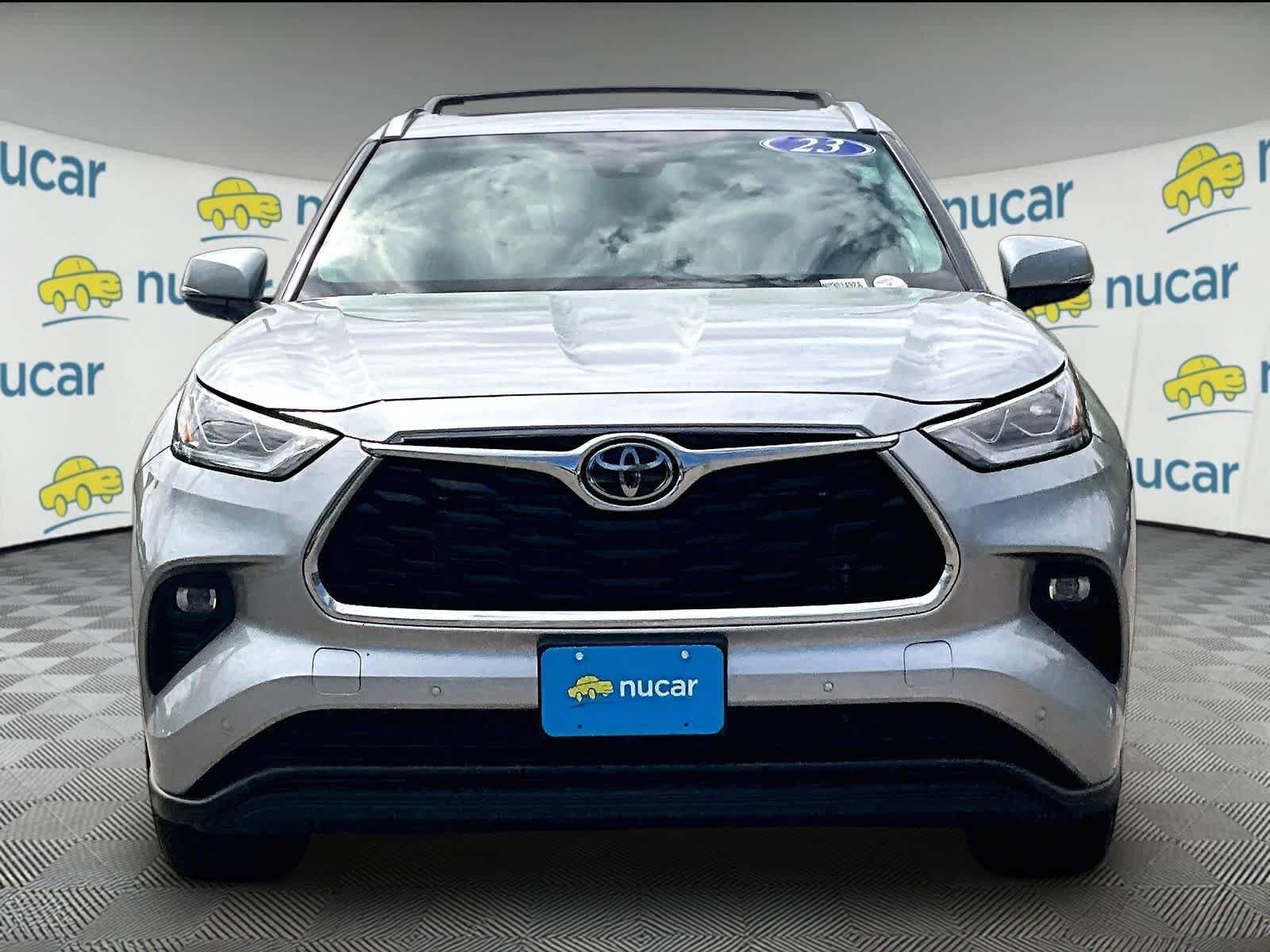 Used 2023 Toyota Highlander Limited AWD/4WD image 2