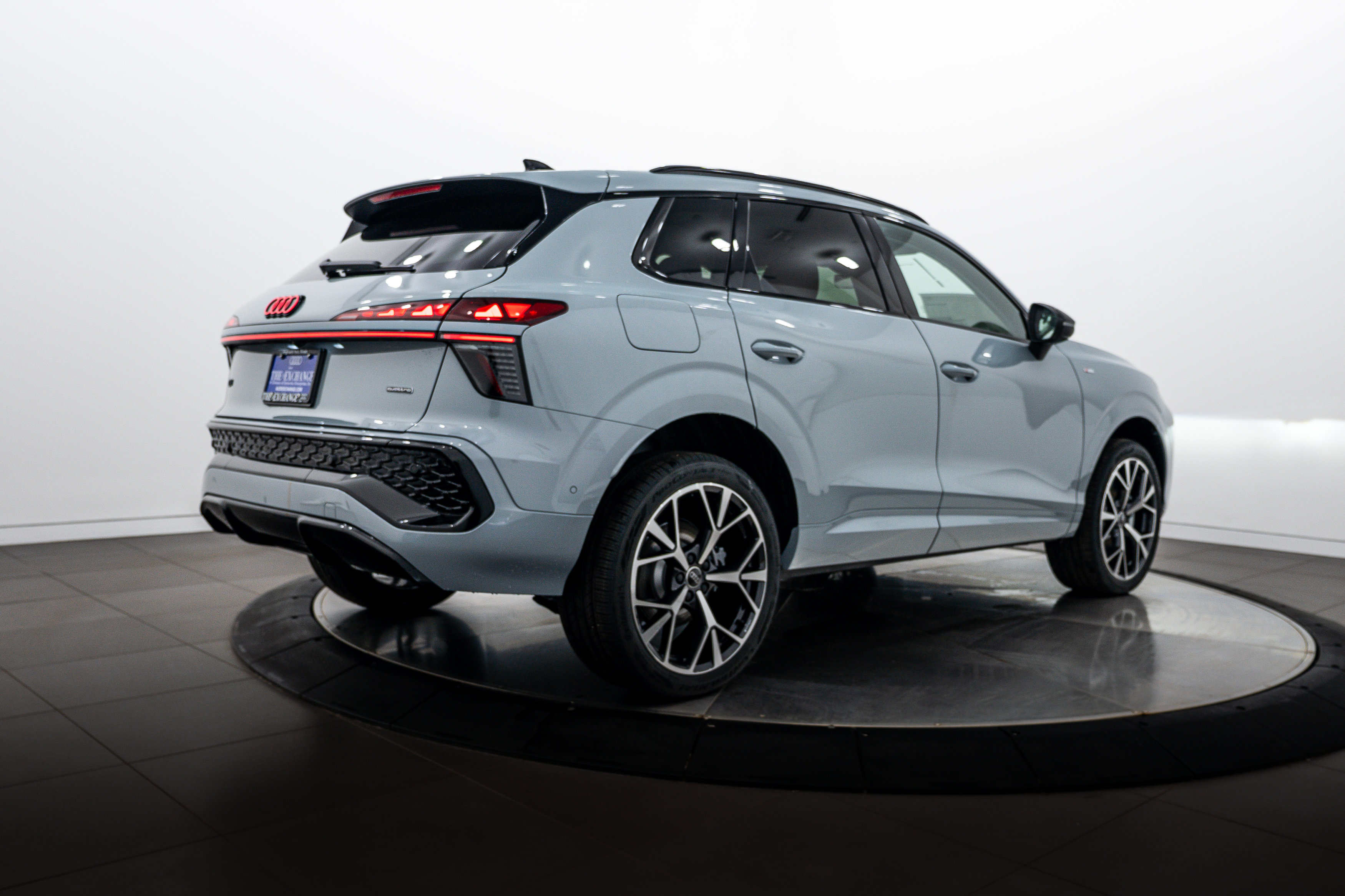 New 2026 Audi Q3 quattro 2.0T AWD/4WD image 4