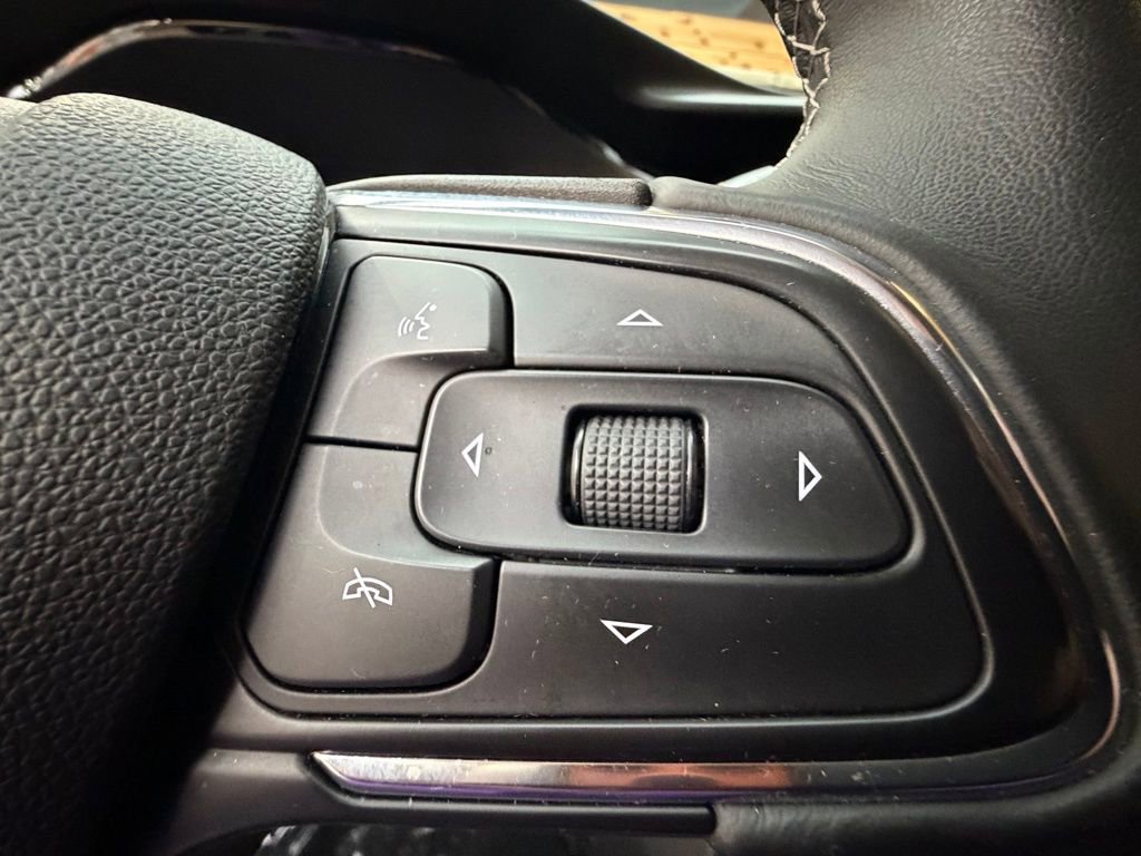 Used 2023 Buick Envision Essence image 22