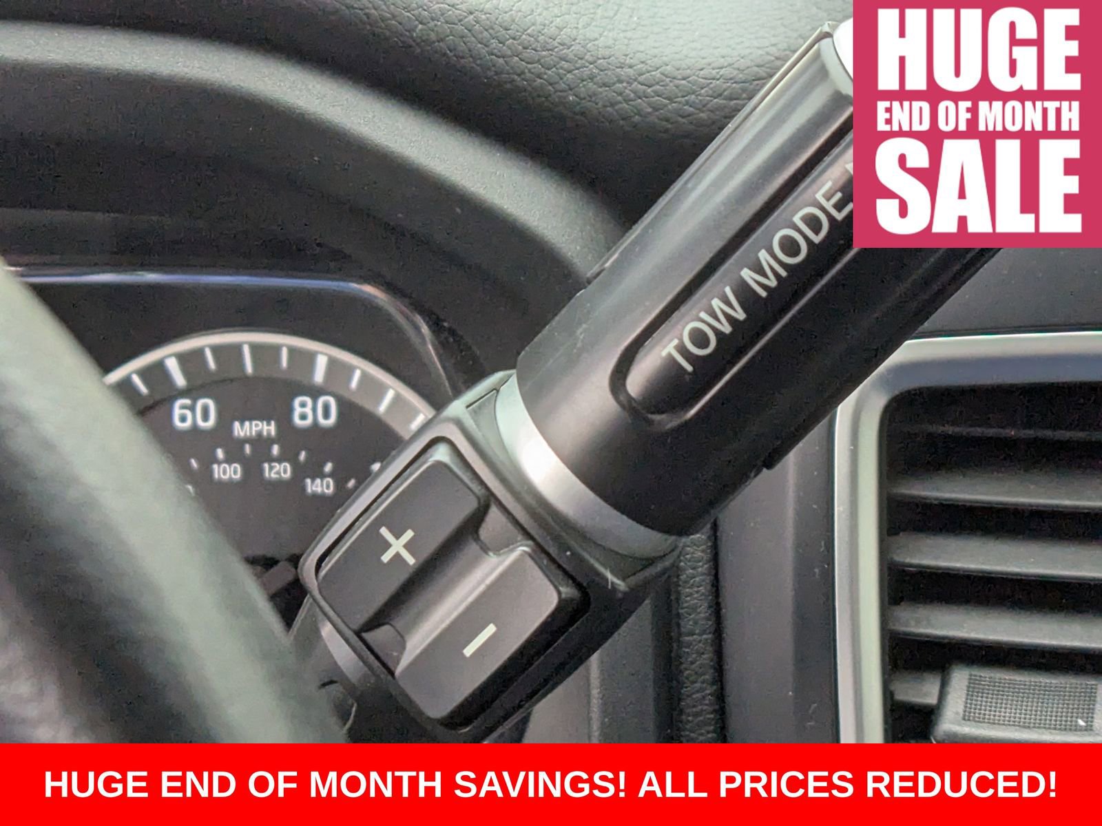 Used 2018 Nissan Titan SV w/ SV Convenience Package image 38