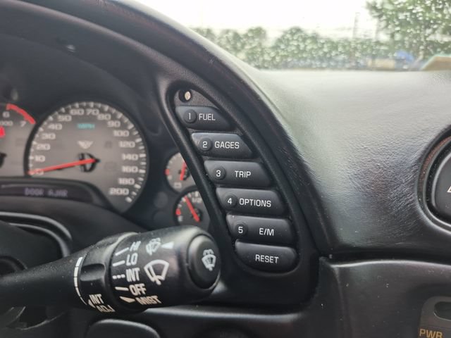 Used 2004 Chevrolet Corvette Coupe RWD image 25