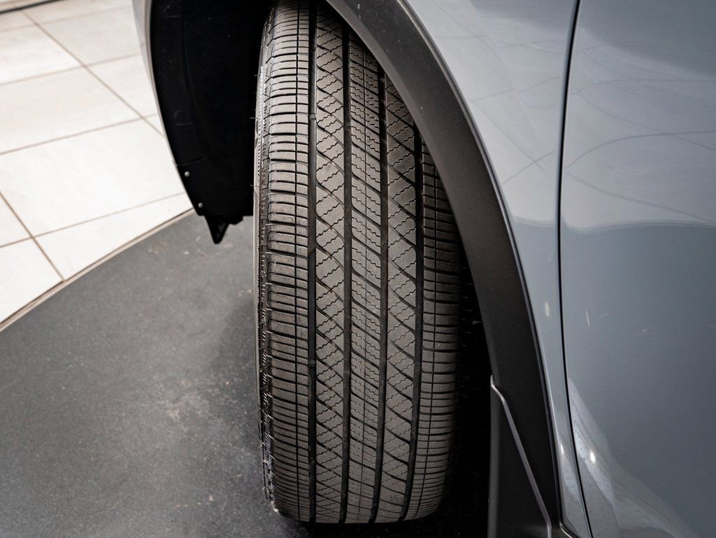 Used 2025 INFINITI QX60 Sensory image 39