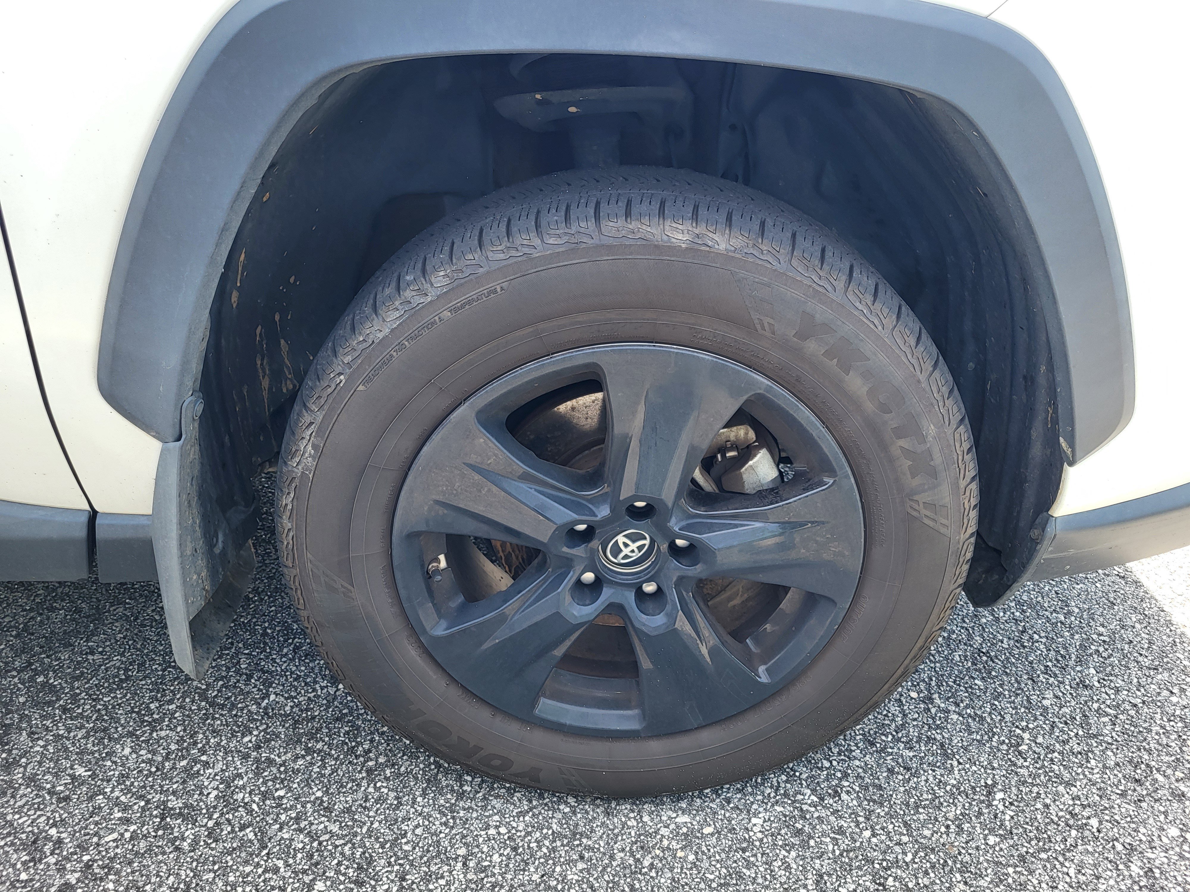 Used 2019 Toyota RAV4 XLE w/ Convenience Package AWD/4WD image 7