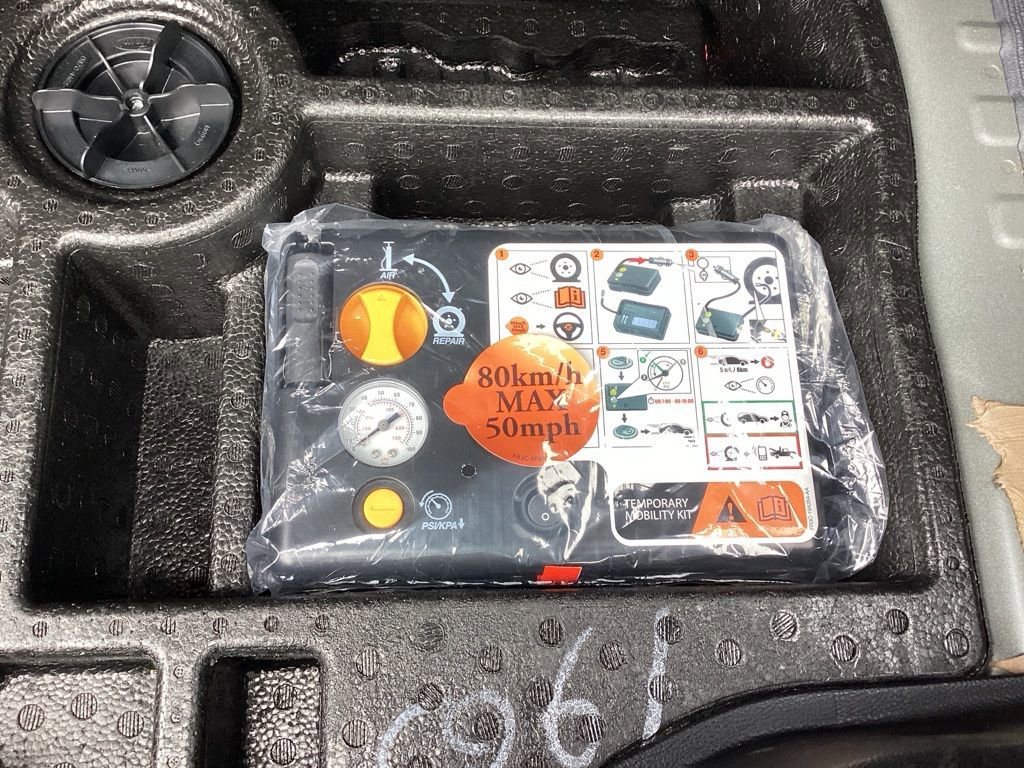 Used 2018 Ford Fusion S image 12