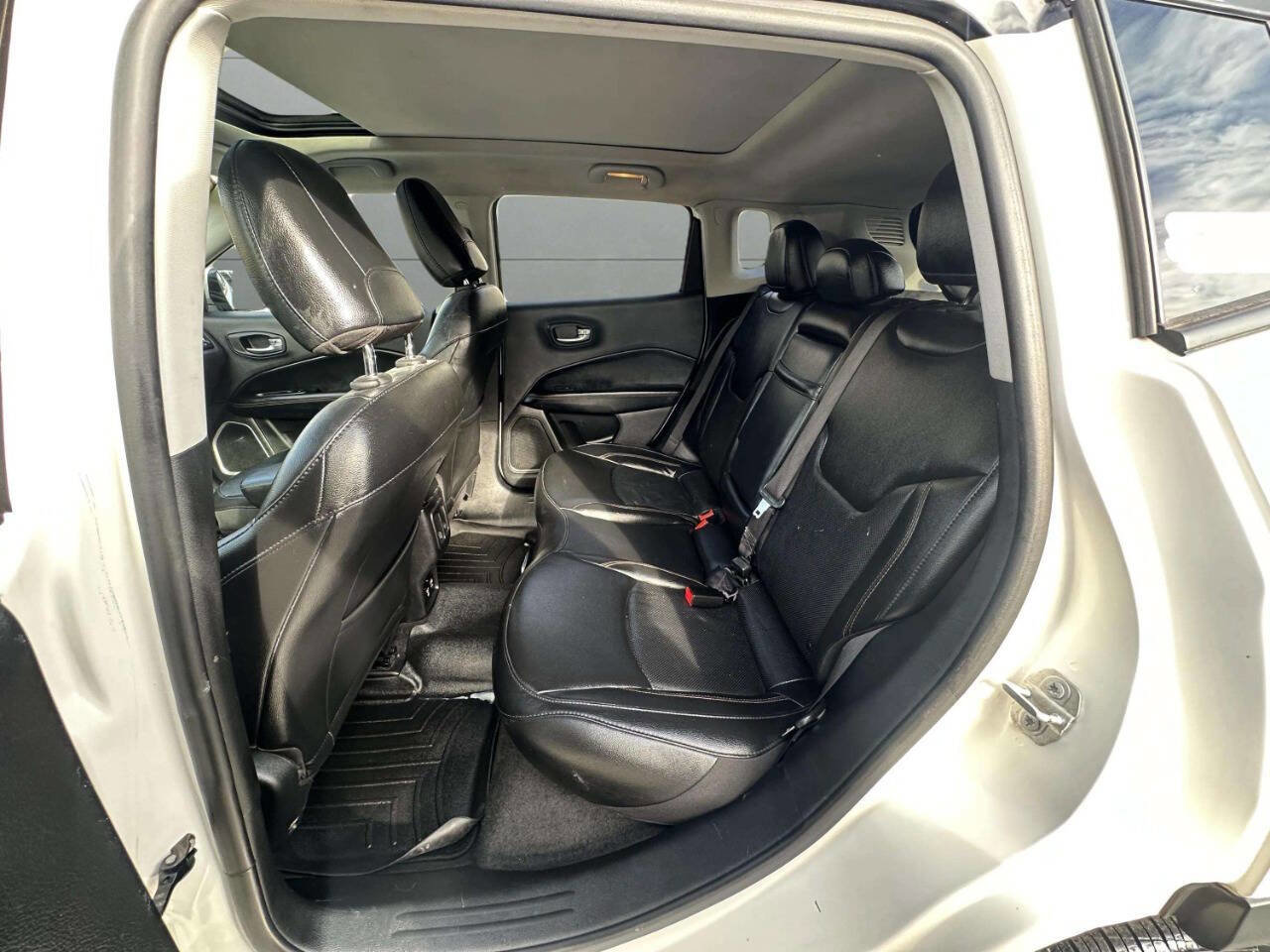 Used 2019 Jeep Compass Limited image 17