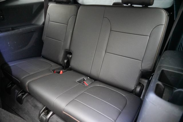 Used 2021 Chevrolet Traverse Premier w/ Redline Edition AWD/4WD image 25