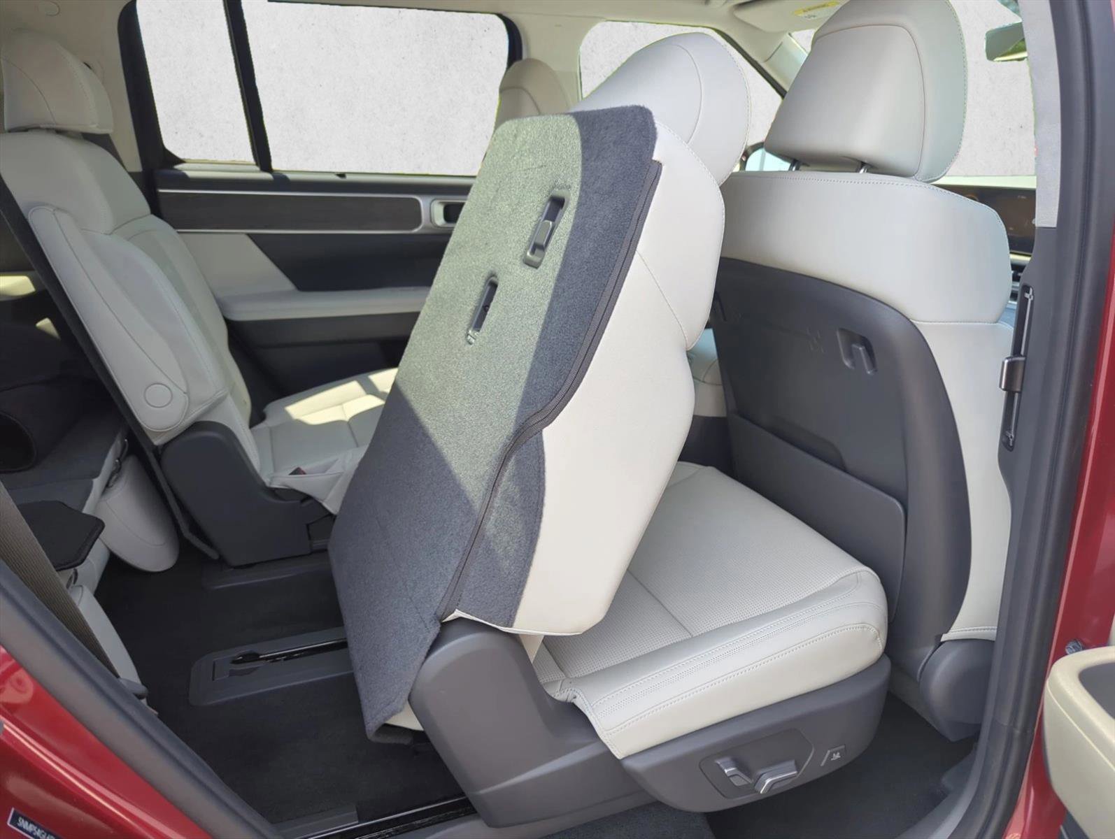 Used 2025 Hyundai Santa Fe Calligraphy FWD image 27