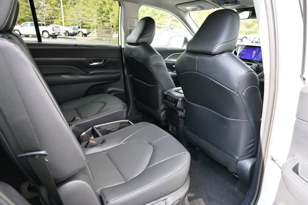 New 2026 Toyota Grand Highlander XLE image 16