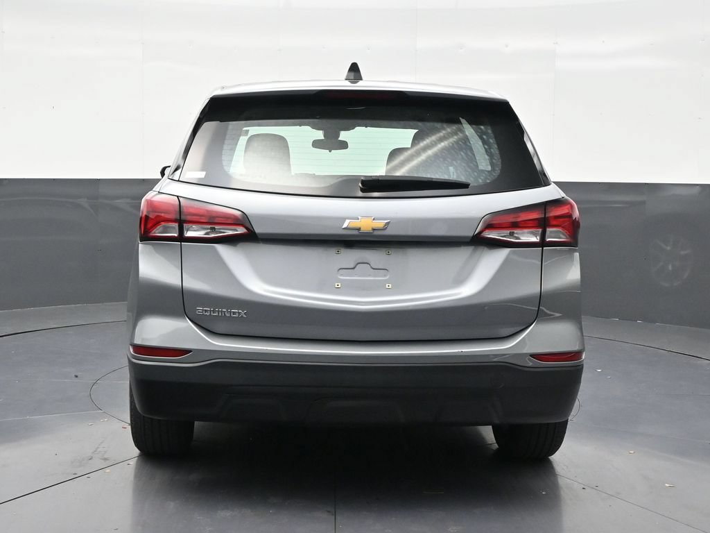Used 2024 Chevrolet Equinox LS w/ LS Convenience Package FWD image 4