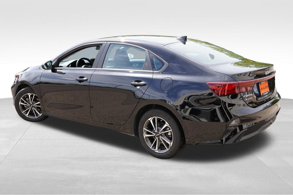 Certified 2024 Kia Forte LXS FWD image 8