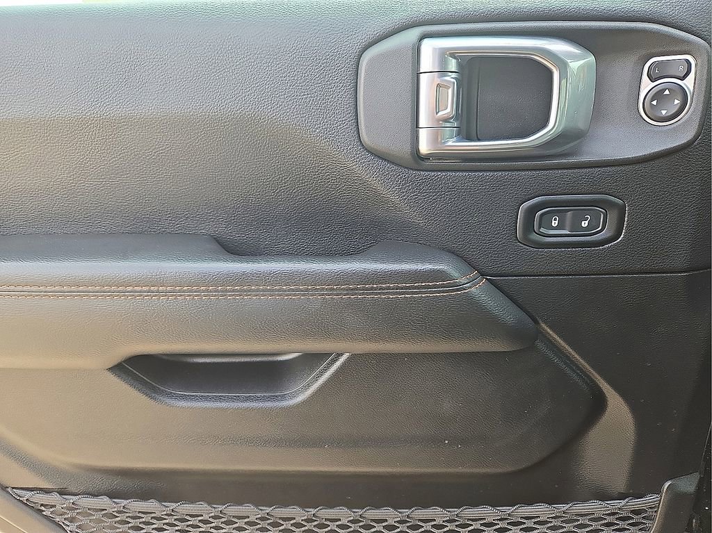 Used 2023 Jeep Gladiator Mojave w/ Cold Weather Group image 22