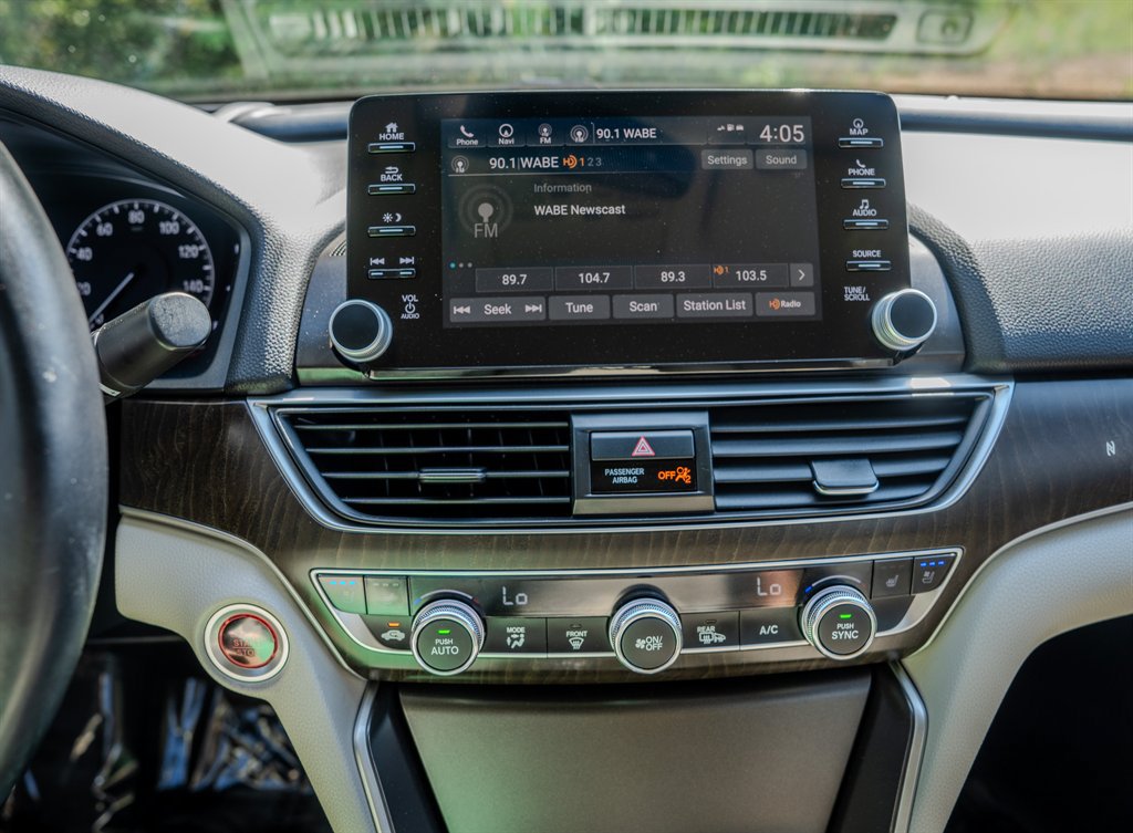 Used 2018 Honda Accord Touring image 21