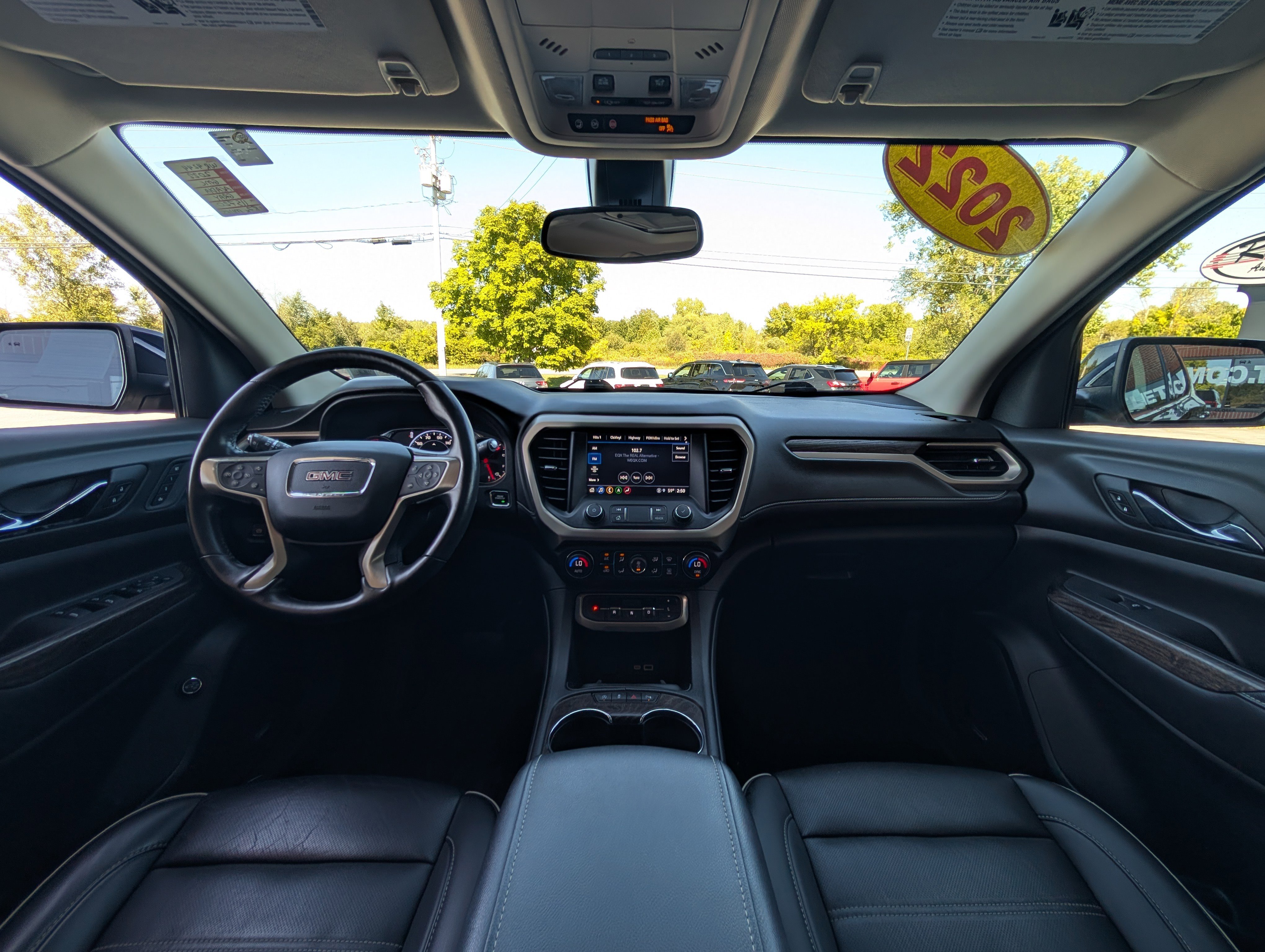 Used 2022 GMC Acadia Denali w/ Trailering Package image 2