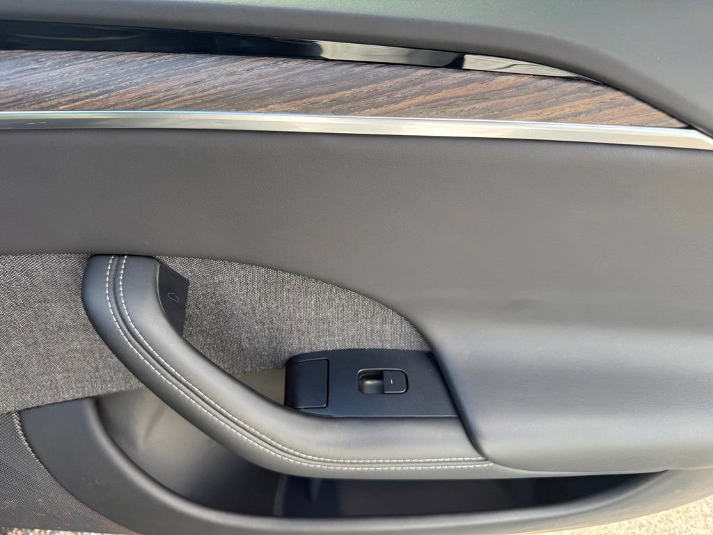 Used 2021 Tesla Model S Plaid image 31