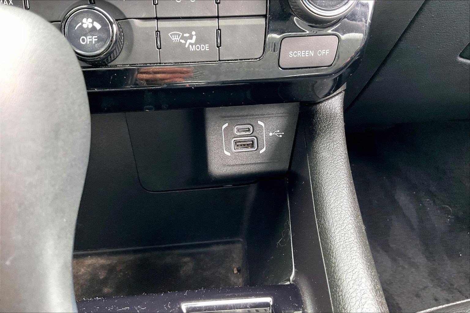 Certified 2025 Jeep Compass Latitude image 21